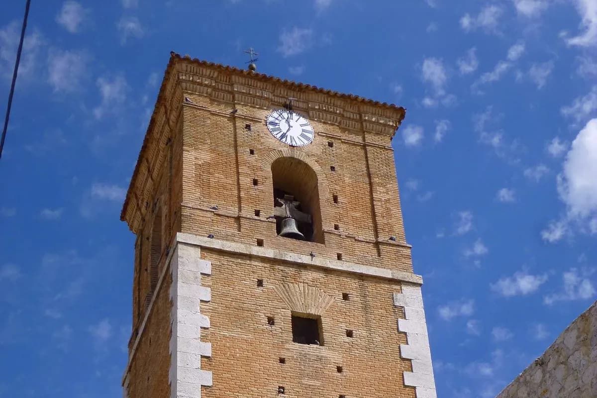 La Torre del Reloj de Chinchón, en una excursión privada con chófer desde Madrid